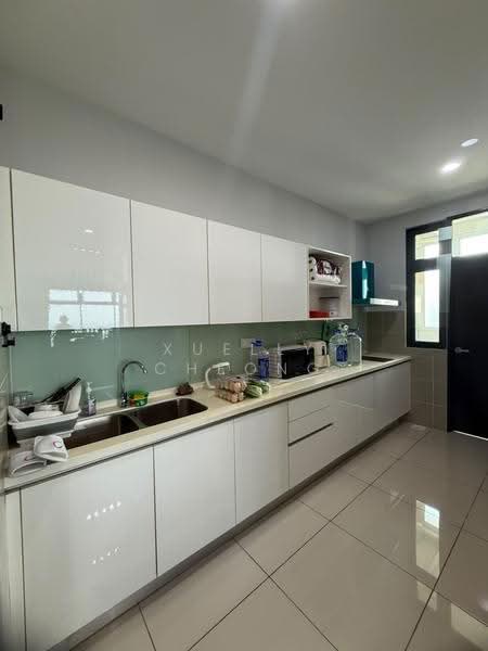 Service Residence for Sale at 8Scape Residence @ Sutera - Xuelly Cheong - Kitchen - PropertyGuru.com.my