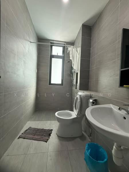 Service Residence for Sale at 8Scape Residence @ Sutera - Xuelly Cheong - Bathroom - PropertyGuru.com.my