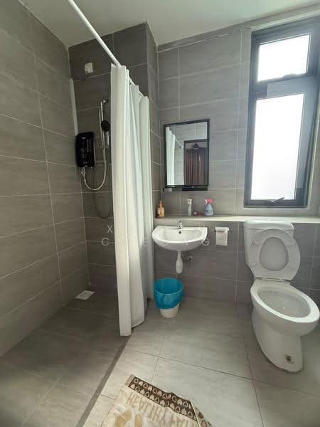 Service Residence for Sale at 8Scape Residence @ Sutera - Xuelly Cheong - Bathroom - PropertyGuru.com.my