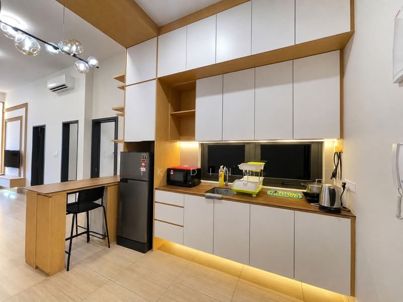 Kediaman Servis untuk Dijual di Sunway Grid Residence - TK Ding - Kitchen - PropertyGuru.com.my