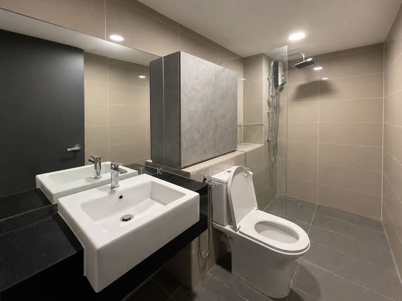 Kediaman Servis untuk Dijual di Sunway Grid Residence - TK Ding - Bathroom - PropertyGuru.com.my