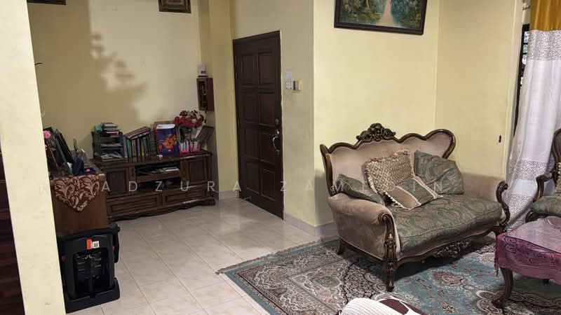 2.5-storey Terraced House for Sale in Presint 16 (Putrajaya) - Adzura Zamedin - Living Room - PropertyGuru.com.my