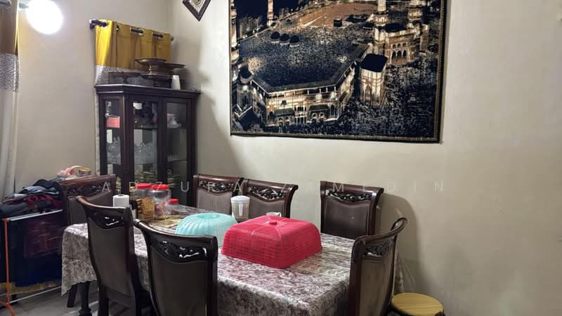 2.5-storey Terraced House for Sale in Presint 16 (Putrajaya) - Adzura Zamedin - Dining Room - PropertyGuru.com.my