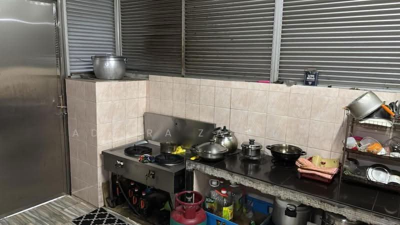 2.5-storey Terraced House for Sale in Presint 16 (Putrajaya) - Adzura Zamedin - Kitchen - PropertyGuru.com.my