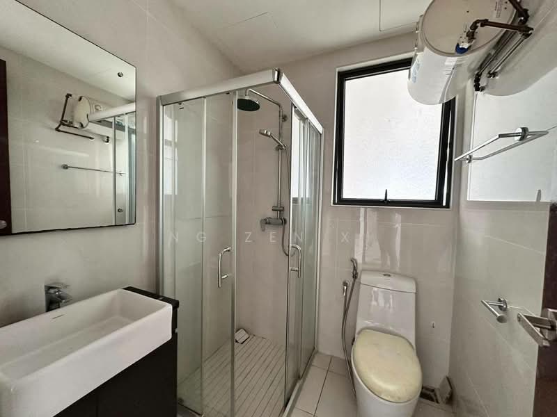 Condominium for Rent at Royal Strand @ Country Garden Danga Bay - NG ZEN XI - Bathroom - PropertyGuru.com.my