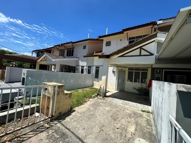 Rumah Teres 2-Tingkat untuk Dijual di Bandar Saujana Putra (Tanjong Duabelas) - Isfarizal fazz - Exterior - PropertyGuru.com.my