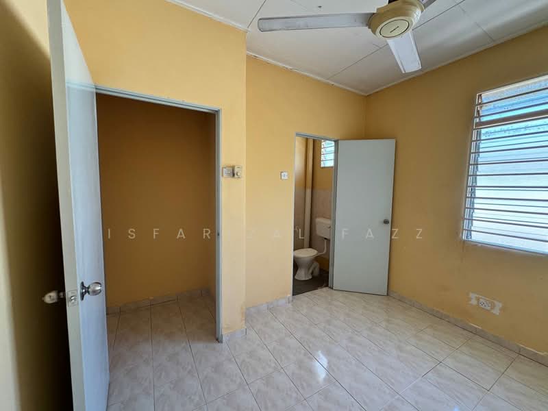 Rumah Teres 2-Tingkat untuk Dijual di Bandar Saujana Putra (Tanjong Duabelas) - Isfarizal fazz - Bathroom - PropertyGuru.com.my