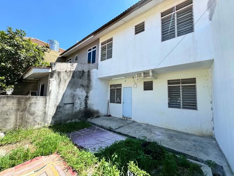 Rumah Teres 2-Tingkat untuk Dijual di Bandar Saujana Putra (Tanjong Duabelas) - Isfarizal fazz - Exterior - PropertyGuru.com.my