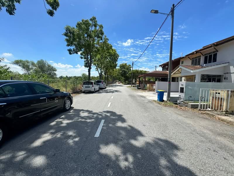 Rumah Teres 2-Tingkat untuk Dijual di Bandar Saujana Putra (Tanjong Duabelas) - Isfarizal fazz - Exterior - PropertyGuru.com.my