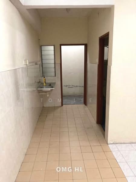 Pangsapuri untuk Dijual di Pangsapuri Perdana Villa - Tom Lee - Corridor - PropertyGuru.com.my