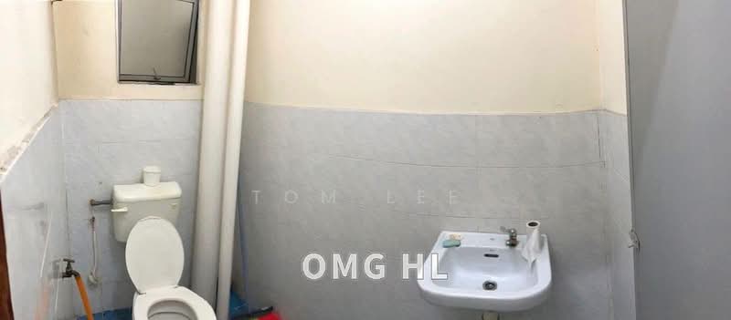 Pangsapuri untuk Dijual di Pangsapuri Perdana Villa - Tom Lee - Bathroom - PropertyGuru.com.my