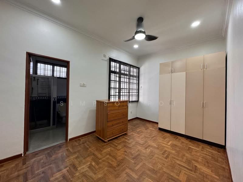 2-storey Terraced House for Rent in Taman Molek (Johor Bahru) - Simpson Poh - Bedroom - PropertyGuru.com.my