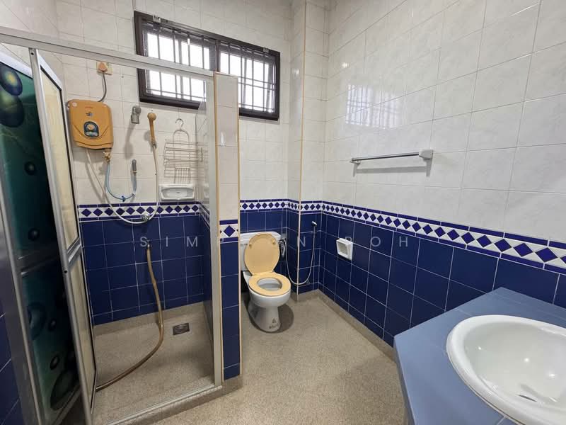 2-storey Terraced House for Rent in Taman Molek (Johor Bahru) - Simpson Poh - Bathroom - PropertyGuru.com.my