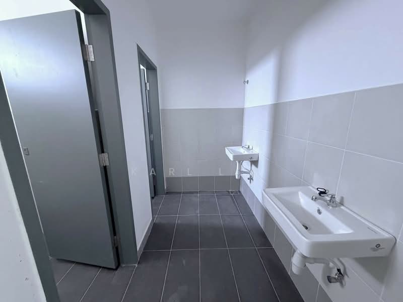 Shop / Office for Sale in Permas Jaya (Johor Bahru) - Karl Lim - Bathroom - PropertyGuru.com.my