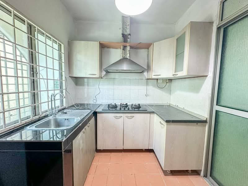 Rumah Berkembar untuk Dijual di Puchong (Selangor) - Mohd Faizal - Kitchen - PropertyGuru.com.my