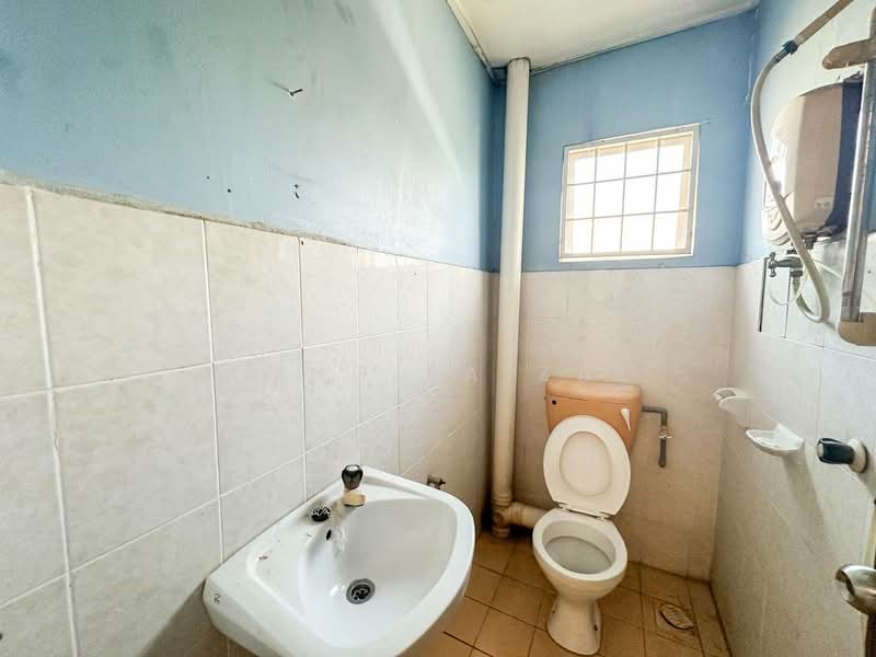 Rumah Berkembar untuk Dijual di Puchong (Selangor) - Mohd Faizal - Bathroom - PropertyGuru.com.my