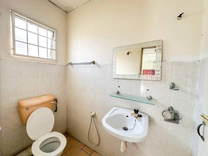 Rumah Berkembar untuk Dijual di Puchong (Selangor) - Mohd Faizal - Bathroom - PropertyGuru.com.my