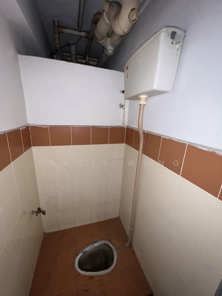 Pangsapuri untuk Dijual di Apartment Sri Rakyat - Travis Wong - Bathroom - PropertyGuru.com.my