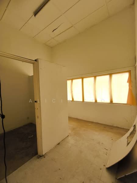 Shop / Office untuk Disewa di Bukit Rahman Putra (Sungai Buloh) - Alicia Soo - Interior - PropertyGuru.com.my