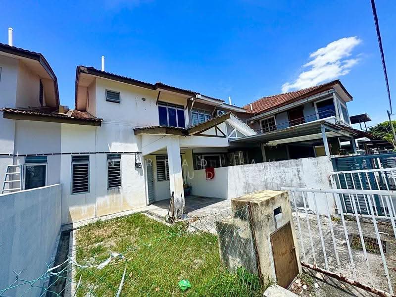 Rumah Teres 2-Tingkat untuk Dijual di Bandar Saujana Putra (Tanjong Duabelas) - NORFADILAH ZAINUDDIN - Exterior - PropertyGuru.com.my