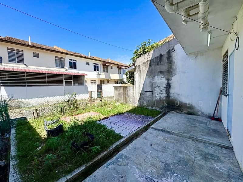 Rumah Teres 2-Tingkat untuk Dijual di Bandar Saujana Putra (Tanjong Duabelas) - NORFADILAH ZAINUDDIN - Exterior - PropertyGuru.com.my