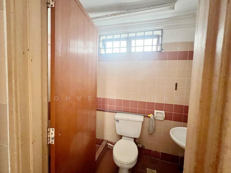 Rumah Teres 2-Tingkat untuk Dijual di Taman Mount Austin (Tebrau) - Johnson Chong - Bathroom - PropertyGuru.com.my