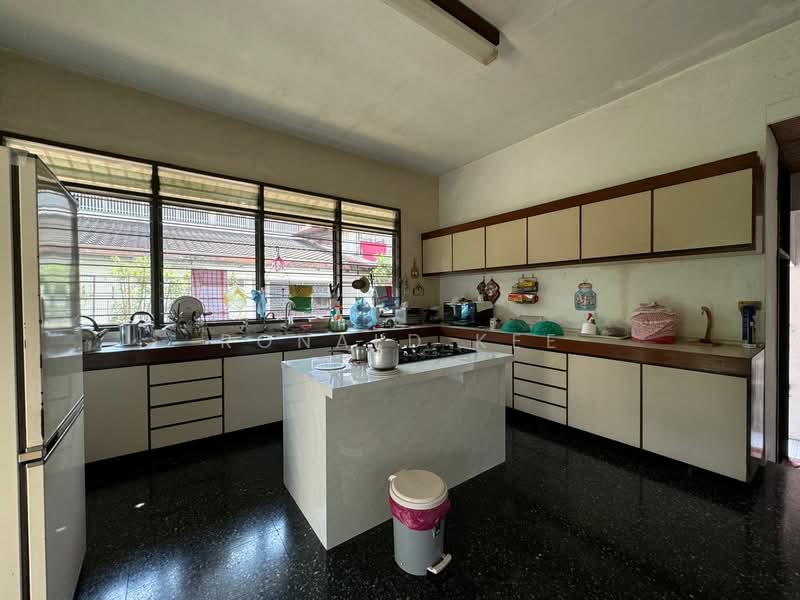 Bungalow House for Sale in Taman Utama (Pulau Tikus) - Ronald Kee - Kitchen - PropertyGuru.com.my