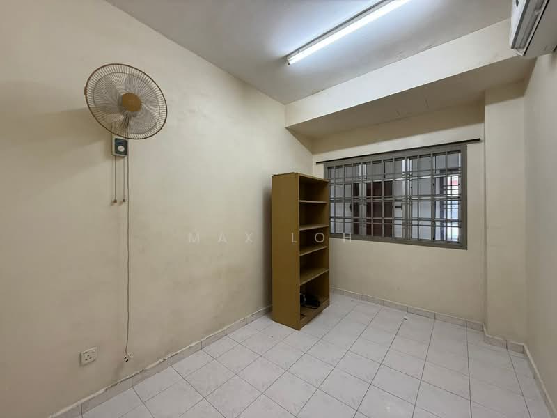 2-storey Terraced House for Sale in Bandar Putra (Kulai) - Max Loh - Interior - PropertyGuru.com.my