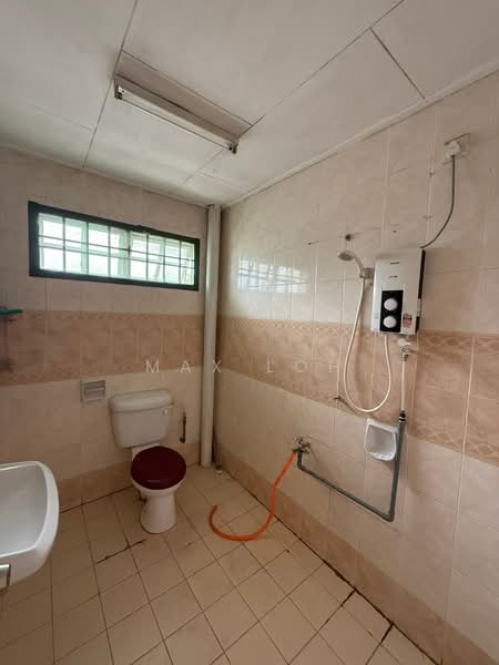 2-storey Terraced House for Sale in Bandar Putra (Kulai) - Max Loh - Bathroom - PropertyGuru.com.my