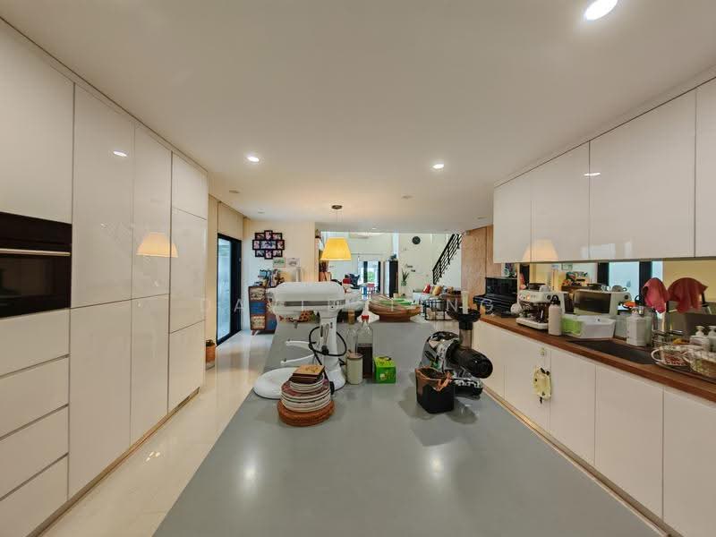Rumah Teres 3-Tingkat untuk Dijual di Lake Fields (Sungai Besi) - David Ting - Kitchen - PropertyGuru.com.my