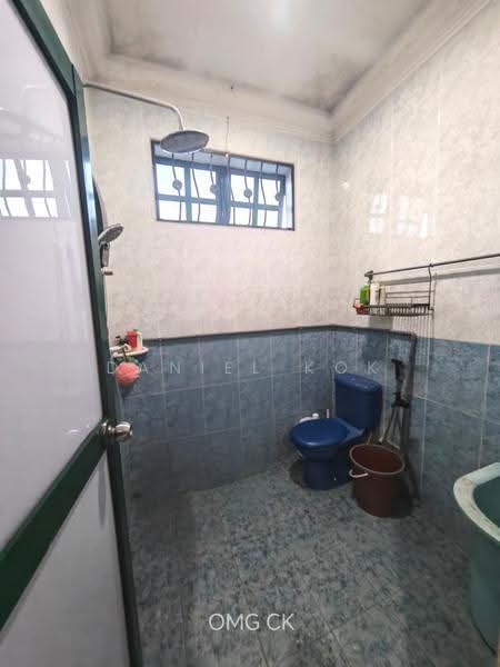2-storey Terraced House for Sale in Taman Melati (Jenjarom) - Daniel Kok - Bathroom - PropertyGuru.com.my