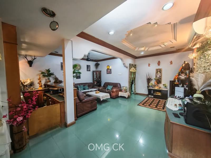 2-storey Terraced House for Sale in Taman Melati (Jenjarom) - Daniel Kok - Living Room - PropertyGuru.com.my