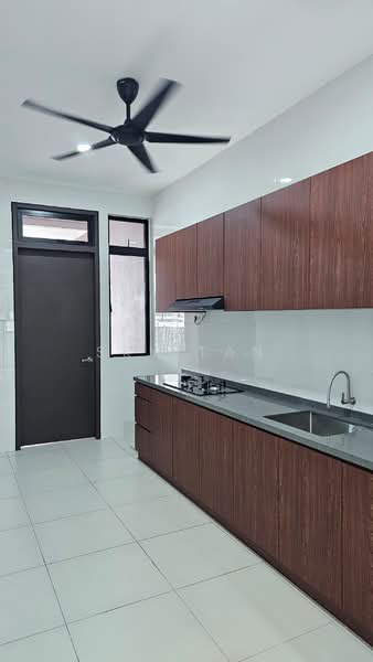 Semi-Detached House for Rent in Taman Gaya (Ulu Tiram) - Sky Tan - Kitchen - PropertyGuru.com.my