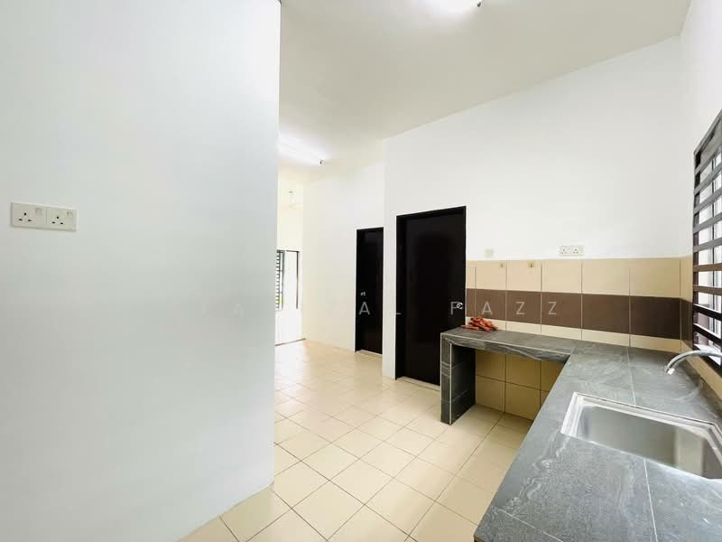 1-storey Terraced House for Sale in Klang (Selangor) - Isfarizal fazz - Kitchen - PropertyGuru.com.my