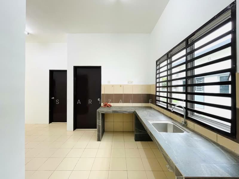 1-storey Terraced House for Sale in Klang (Selangor) - Isfarizal fazz - Kitchen - PropertyGuru.com.my