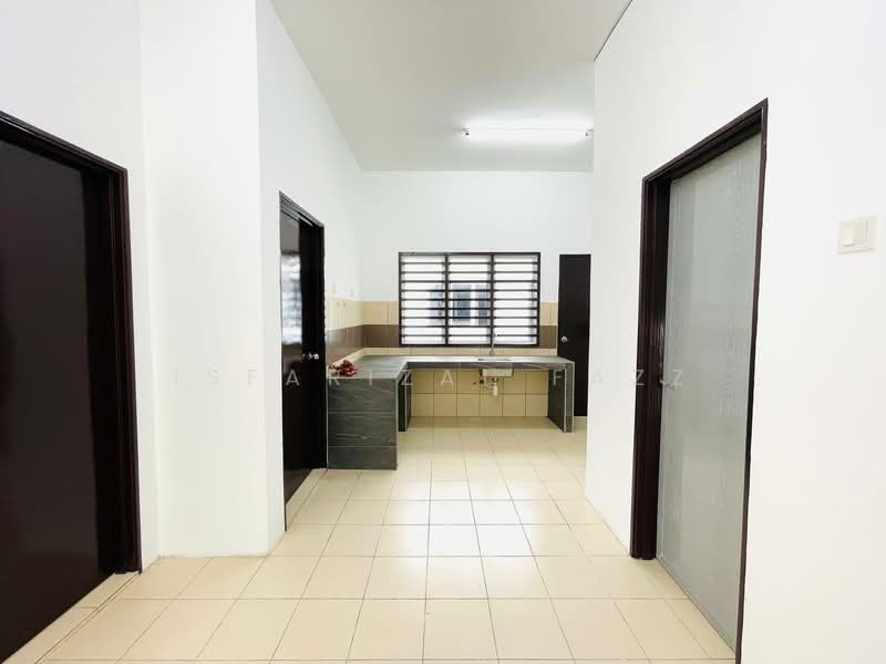 1-storey Terraced House for Sale in Klang (Selangor) - Isfarizal fazz - Kitchen - PropertyGuru.com.my