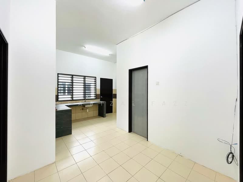 1-storey Terraced House for Sale in Klang (Selangor) - Isfarizal fazz - Kitchen - PropertyGuru.com.my
