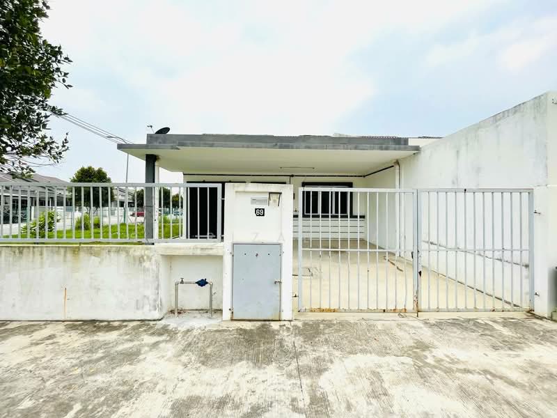 1-storey Terraced House for Sale in Klang (Selangor) - Isfarizal fazz - Exterior - PropertyGuru.com.my