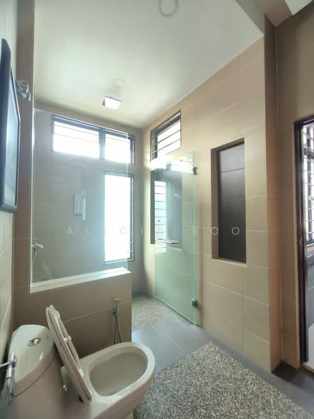 Bungalow House untuk Dijual di Saujana Akasia (Sungai Buloh) - Alicia Soo - Bathroom - PropertyGuru.com.my