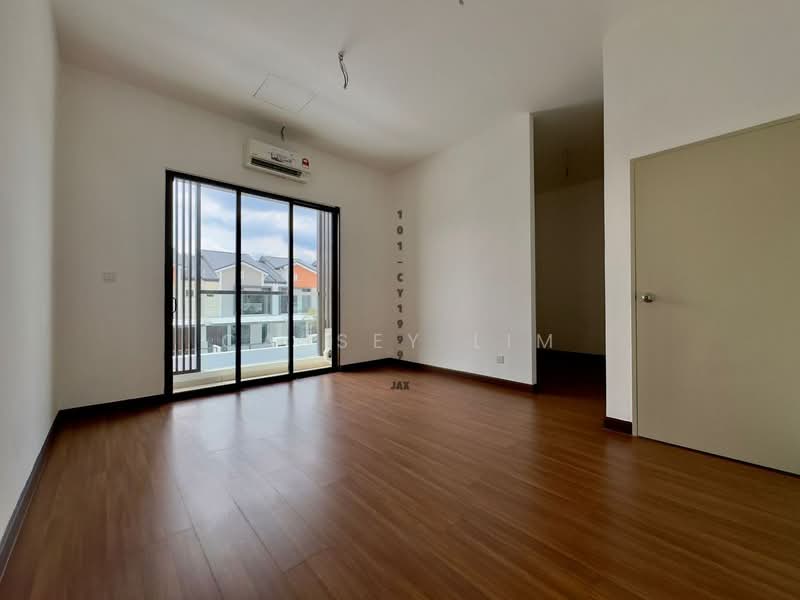 2-storey Terraced House for Sale in Setia Utama (Setia Alam) - Cassey Lim - Living Room - PropertyGuru.com.my