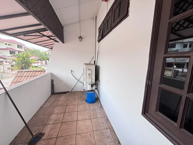 Rumah Berkembar untuk Dijual di Taman Pelangi (Johor Bahru) - Siau Tong Ling - Balcony - PropertyGuru.com.my
