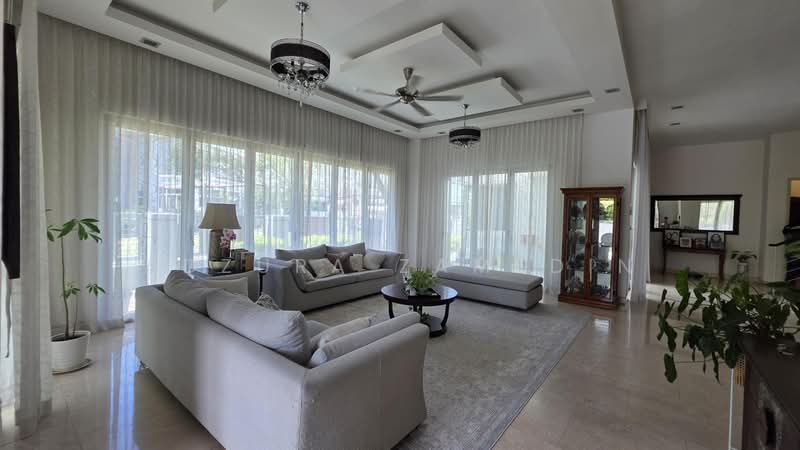 Bungalow House for Sale in Laman Seri (Shah Alam) - Adzura Zamedin - Living Room - PropertyGuru.com.my