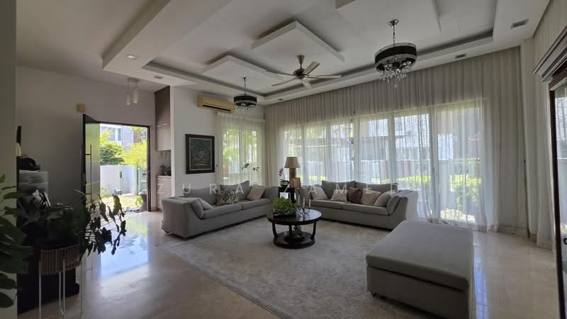 Bungalow House for Sale in Laman Seri (Shah Alam) - Adzura Zamedin - Living Room - PropertyGuru.com.my