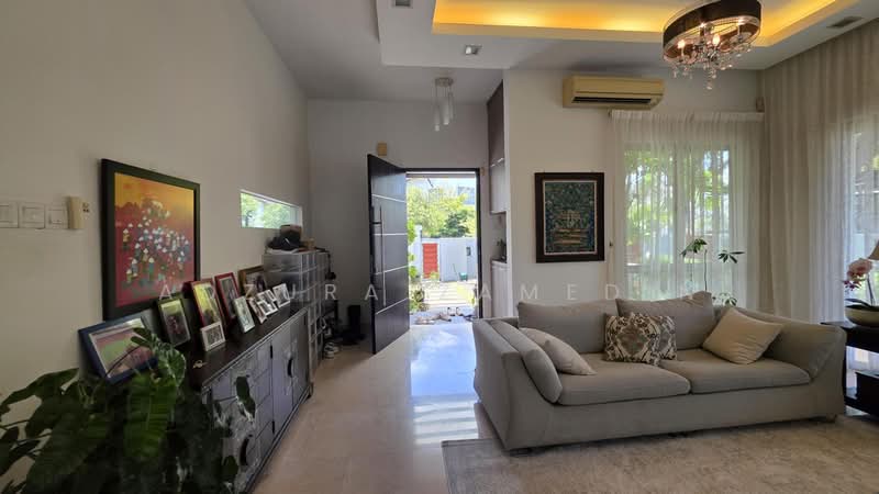 Bungalow House for Sale in Laman Seri (Shah Alam) - Adzura Zamedin - Living Room - PropertyGuru.com.my