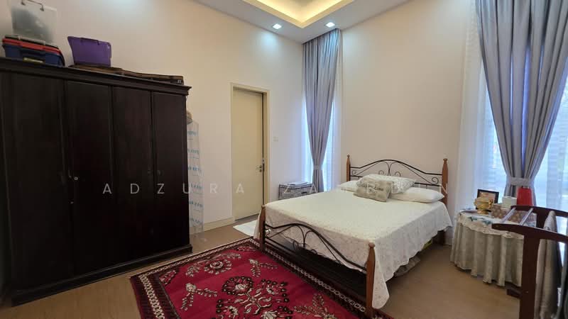 Bungalow House for Sale in Laman Seri (Shah Alam) - Adzura Zamedin - Bedroom - PropertyGuru.com.my