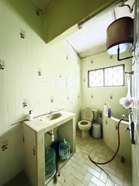 Rumah Teres 2-Tingkat untuk Dijual di Taman Bukit Tiram (Ulu Tiram) - Siau Tong Ling - Bathroom - PropertyGuru.com.my