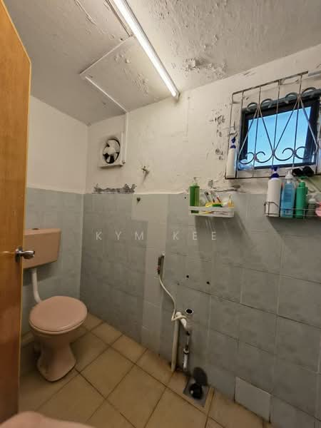 Rumah Teres 1-Tingkat untuk Dijual di Skudai (Johor) - Kym Kee - Bathroom - PropertyGuru.com.my