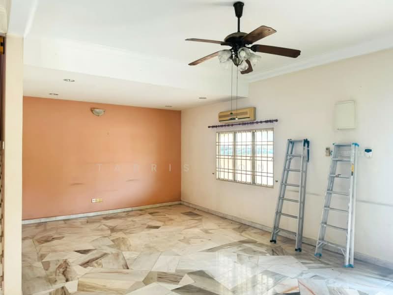 Rumah Berkembar untuk Disewa di Taman Saga (Klang) - Tabris Wong - Living Room - PropertyGuru.com.my