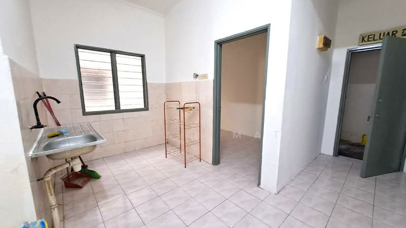 Flat for Sale at Pusat Hentian Kajang - Izzati Mat - Kitchen - PropertyGuru.com.my