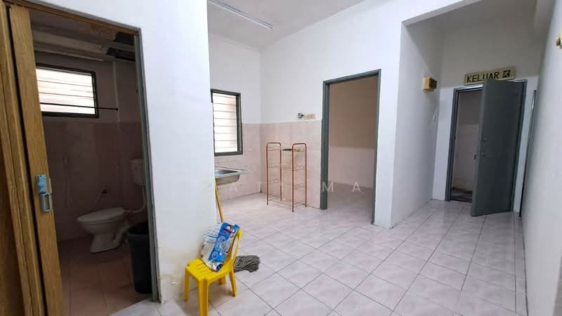 Flat for Sale at Pusat Hentian Kajang - Izzati Mat - Bathroom - PropertyGuru.com.my